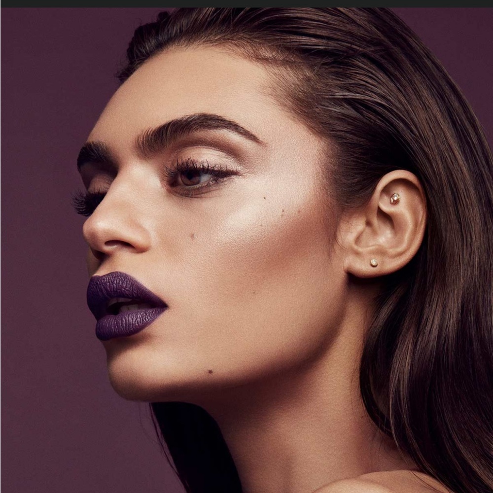 Fenty Beauty Stunna Lip Paint Matte Liquid Lipstick in Undefeated